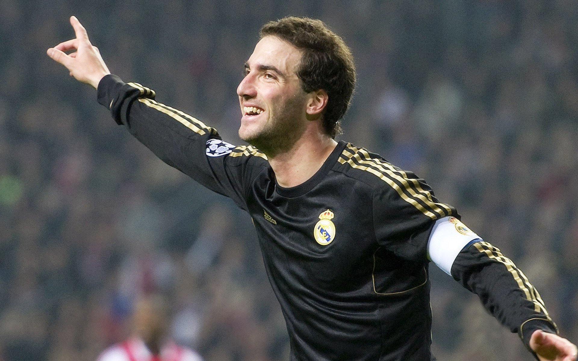 AYXSPORTSAPP-意甲速度突破：瞬间突破引爆全场！，意甲速度最快的球员